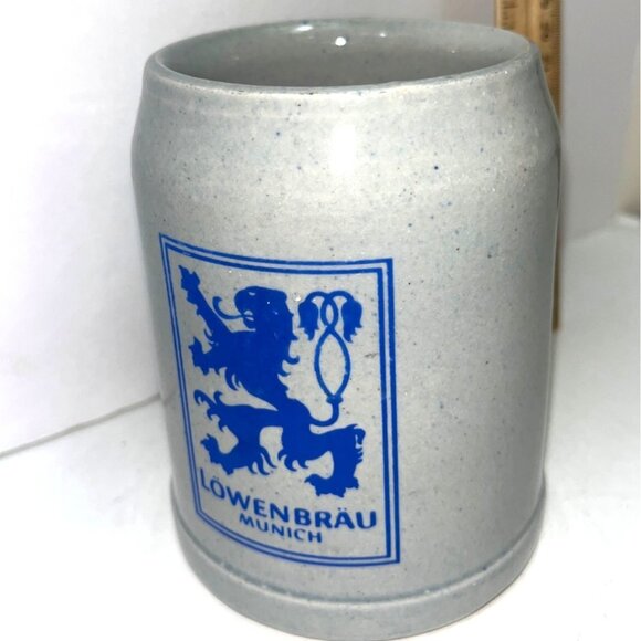 Vintage Löwenbräu Munich Beer Stein 0.5L Gray Ceramic With Blue Lion Logo 71c - Picture 2 of 8